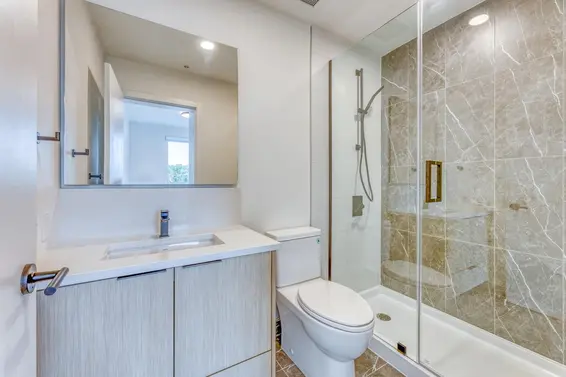 557 422 East 3rd Street, North Vancouver For Sale - image 10