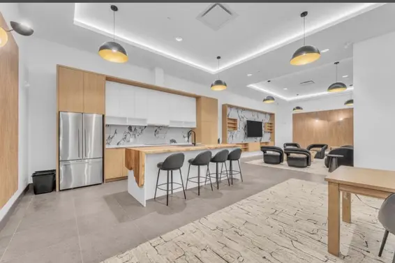 557 422 East 3rd Street, North Vancouver For Sale - image 18