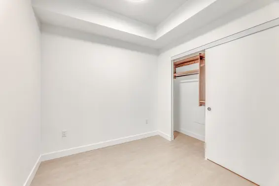 557 422 East 3rd Street, North Vancouver For Sale - image 8