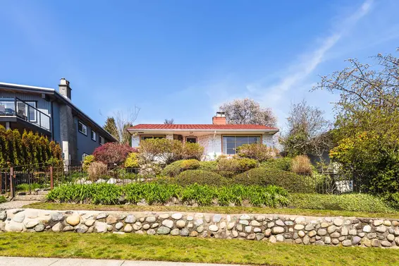 842 East 5th Street, North Vancouver