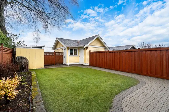 359 East 13th Street, North Vancouver For Sale - image 33