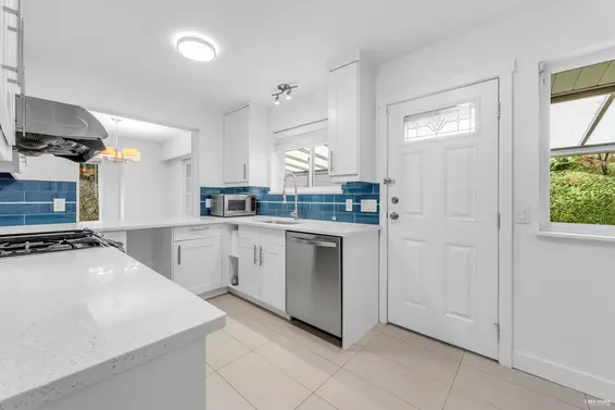 50 Glenmore Drive, West Vancouver For Sale - image 18