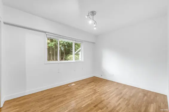 50 Glenmore Drive, West Vancouver For Sale - image 22