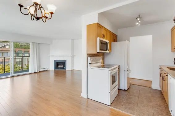 303 134 West 20th Street, North Vancouver For Sale - image 11