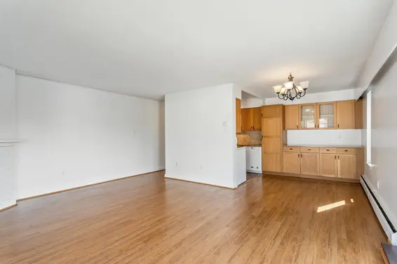 303 134 West 20th Street, North Vancouver For Sale - image 8