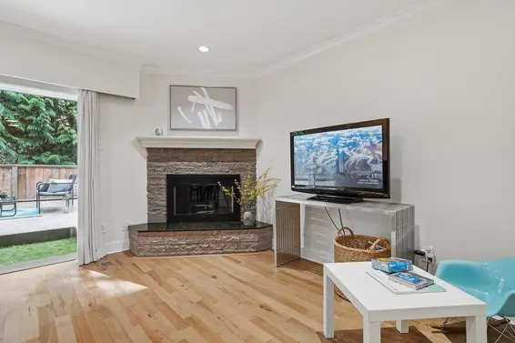 2329 Mountain Highway, North Vancouver For Sale - image 3