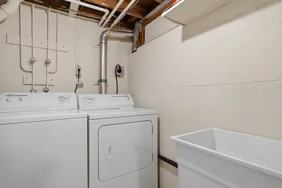 2329 Mountain Highway, North Vancouver For Sale - image 31