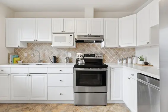 2329 Mountain Highway, North Vancouver For Sale - image 4