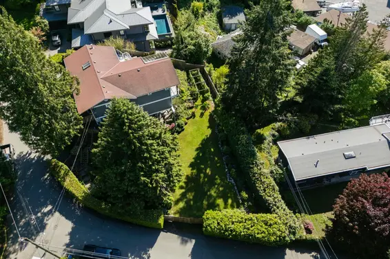 5755 Telegraph Trail, West Vancouver For Sale - image 25