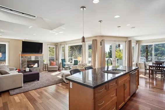 5755 Telegraph Trail, West Vancouver For Sale - image 9