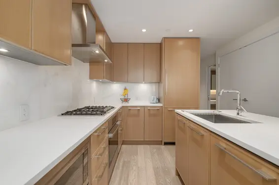 222 3220 Connaught Crescent, North Vancouver For Sale - image 2