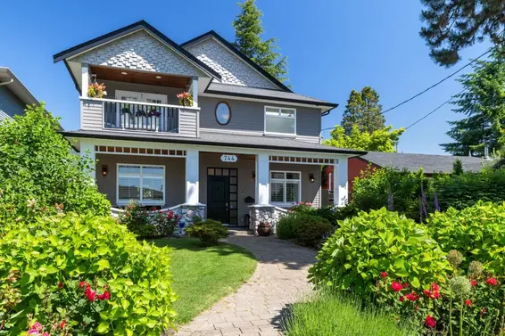 744 East 15th Street, North Vancouver