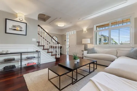 744 East 15th Street, North Vancouver For Sale - image 3