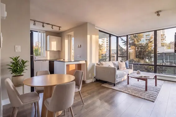 807 151 West 2nd Street, North Vancouver