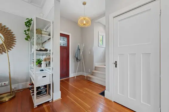 1750 Mcguire Avenue, North Vancouver For Sale - image 2