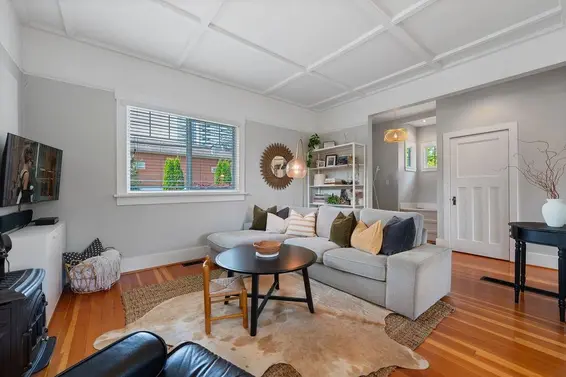 1750 Mcguire Avenue, North Vancouver For Sale - image 3
