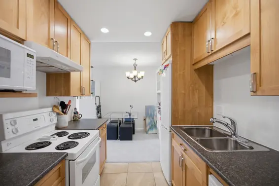 307 2710 Lonsdale Avenue, North Vancouver For Sale - image 3