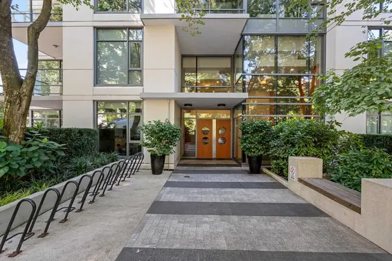 205 135 West 2nd Street, North Vancouver
