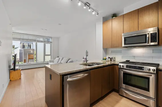 205 135 West 2nd Street, North Vancouver For Sale - image 4