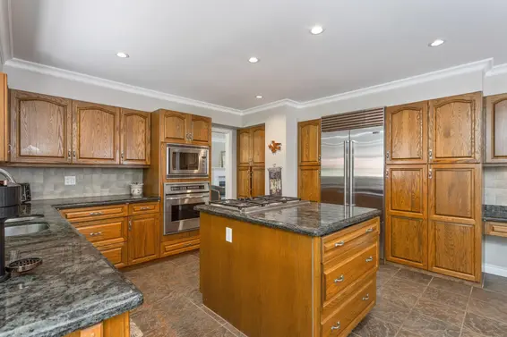 2465 Berton Place, North Vancouver For Sale - image 8