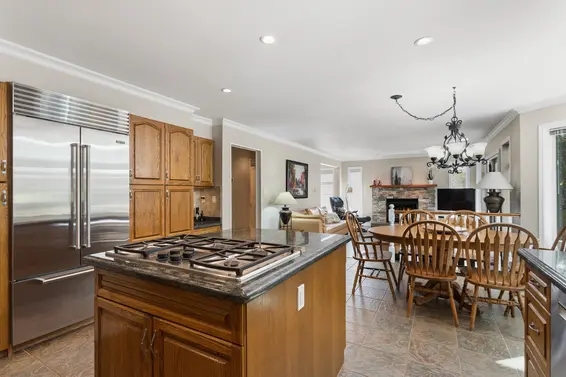 2465 Berton Place, North Vancouver For Sale - image 9