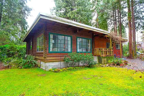 2580 Lloyd Avenue, North Vancouver