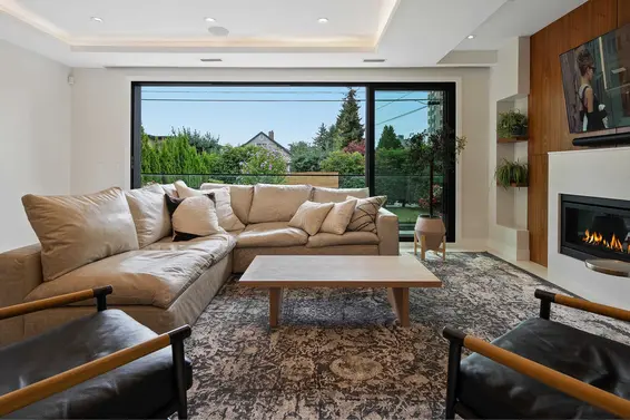 1295 Duchess Avenue, West Vancouver For Sale - image 3