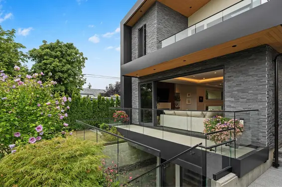 1295 Duchess Avenue, West Vancouver For Sale - image 6