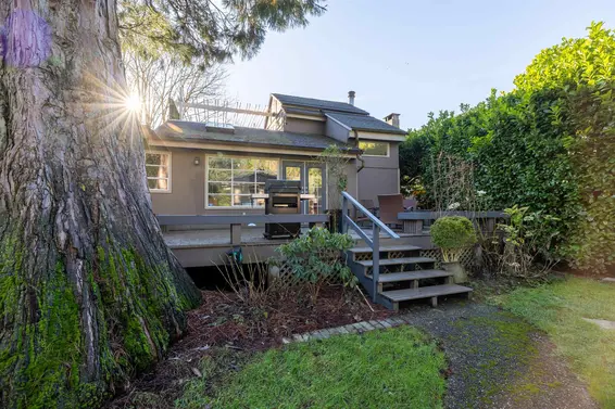 1546 Hope Road, North Vancouver For Sale - image 3