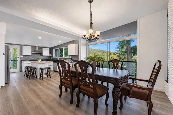 3980 Bayridge Avenue, West Vancouver For Sale - image 17