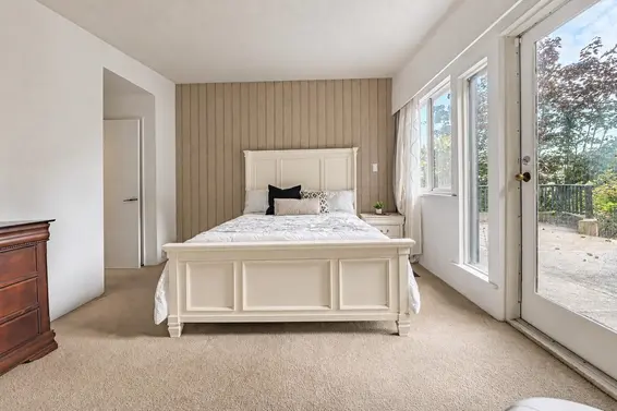 3980 Bayridge Avenue, West Vancouver For Sale - image 25