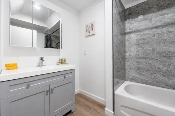 3980 Bayridge Avenue, West Vancouver For Sale - image 26