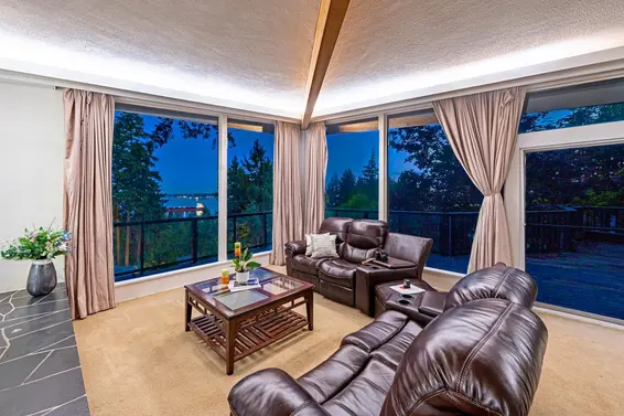 3980 Bayridge Avenue, West Vancouver For Sale - image 3