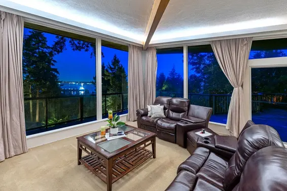 3980 Bayridge Avenue, West Vancouver For Sale - image 4