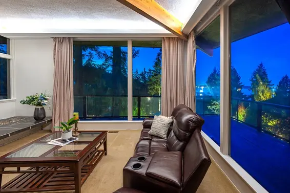 3980 Bayridge Avenue, West Vancouver For Sale - image 5