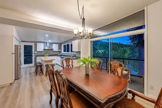 3980 Bayridge Avenue, West Vancouver For Sale - image 7