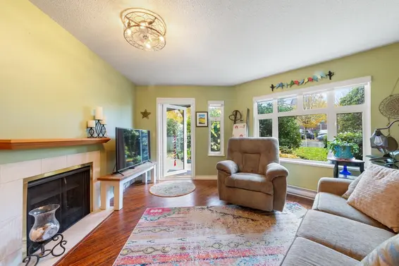 314 121 West 29th Street, North Vancouver For Sale - image 2