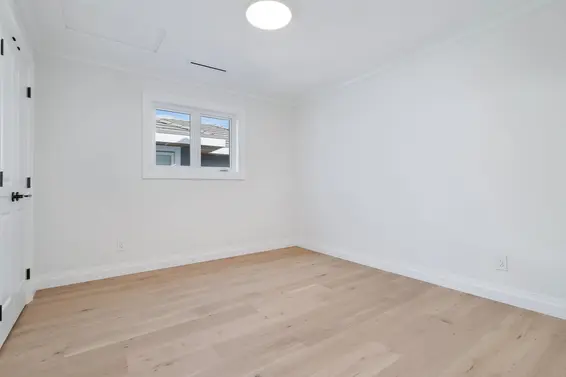 780 East 10th Street, North Vancouver For Sale - image 25