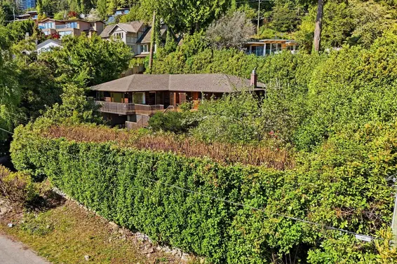 3155 Dickinson Crescent, West Vancouver For Sale - image 12