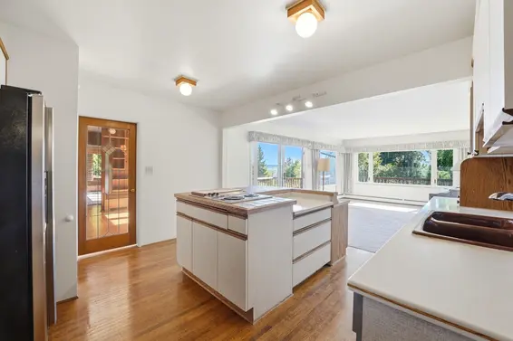 3155 Dickinson Crescent, West Vancouver For Sale - image 15