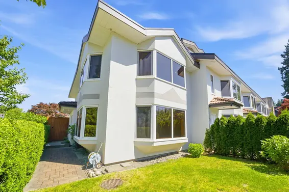 305 East 17th Street, North Vancouver For Sale - image 2