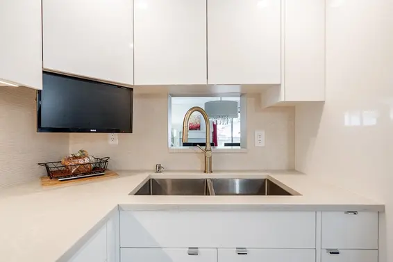 2 1960 Rufus Drive, North Vancouver For Sale - image 5