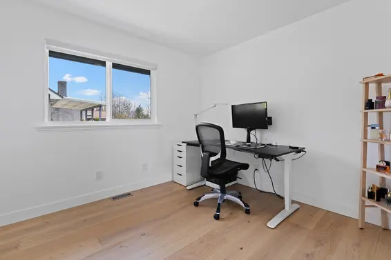 1075 Adderley Street, North Vancouver For Sale - image 25
