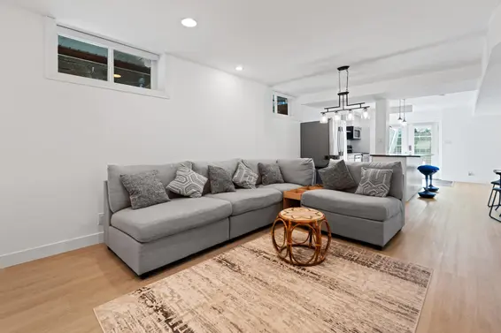 1075 Adderley Street, North Vancouver For Sale - image 30