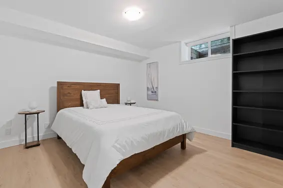 1075 Adderley Street, North Vancouver For Sale - image 32
