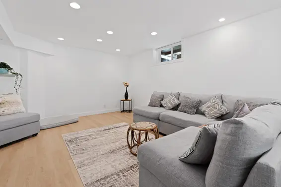 1075 Adderley Street, North Vancouver For Sale - image 35