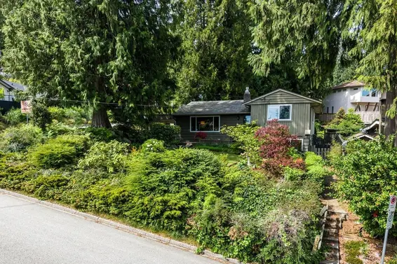 1380 Coleman Street, North Vancouver For Sale - image 36