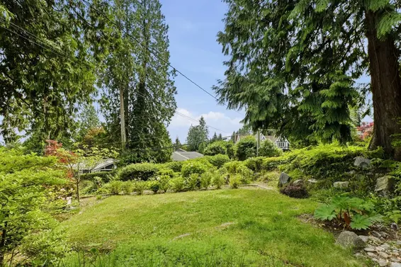 1380 Coleman Street, North Vancouver For Sale - image 7