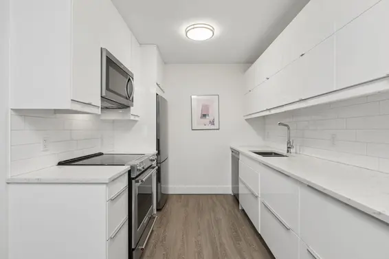 303 236 West 2nd Street, North Vancouver For Sale - image 2