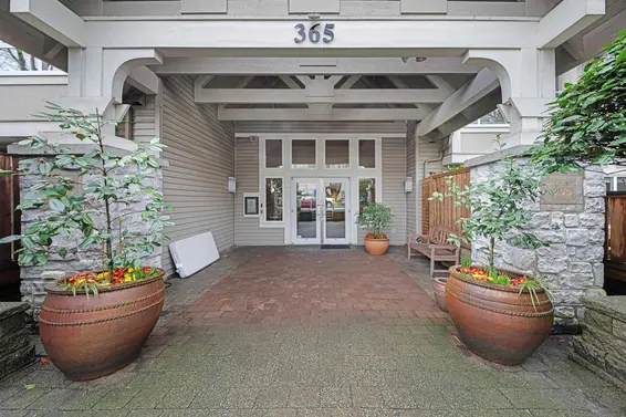 213 365 East 1st Street, North Vancouver For Sale - image 4